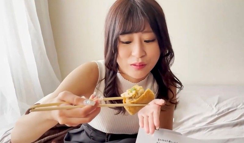 太可愛的國語老師♡ 因為一邊搖晃著隱藏的爆乳一邊高潮，所以就直接中出了♡